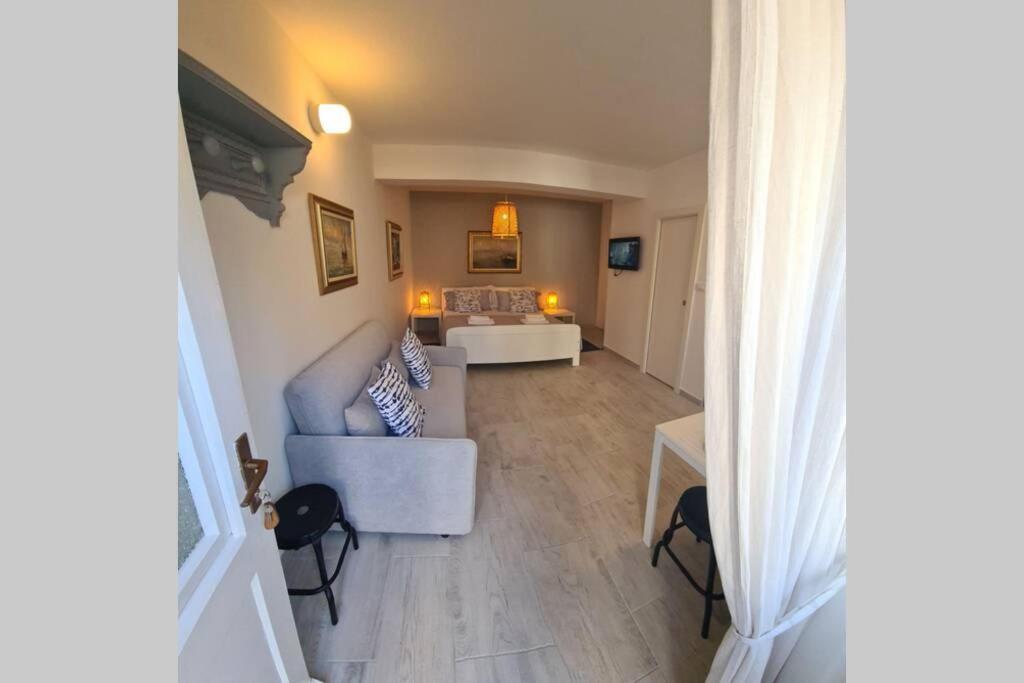Studio Apartment Marella Віс Екстер'єр фото